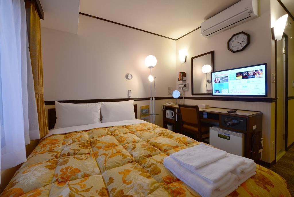 Toyoko Inn Kobe Sannomiya-Eki Higashi Zewnętrze zdjęcie