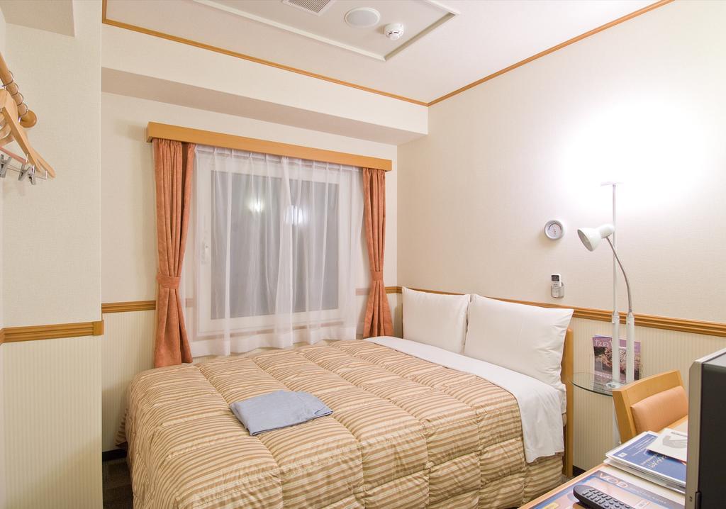 Toyoko Inn Kobe Sannomiya-Eki Higashi Zewnętrze zdjęcie