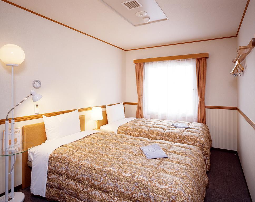 Toyoko Inn Kobe Sannomiya-Eki Higashi Zewnętrze zdjęcie