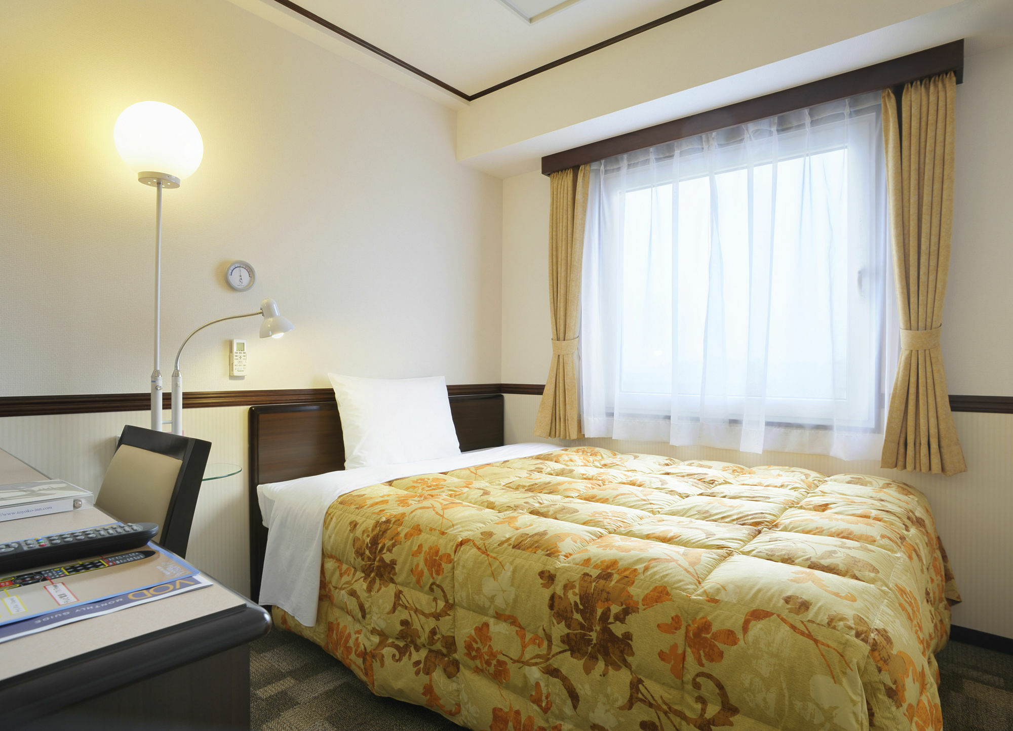 Toyoko Inn Kobe Sannomiya-Eki Higashi Zewnętrze zdjęcie