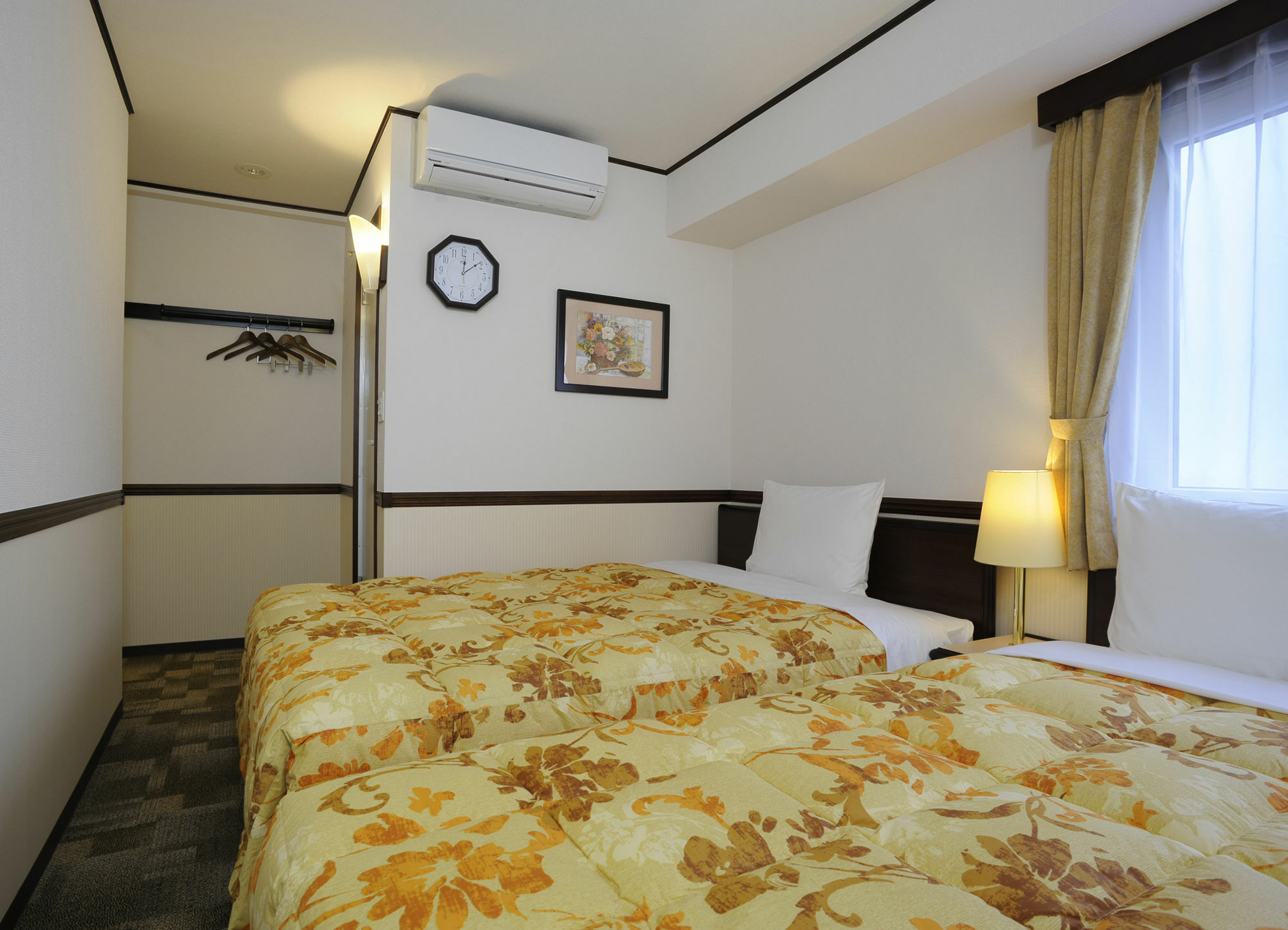 Toyoko Inn Kobe Sannomiya-Eki Higashi Zewnętrze zdjęcie